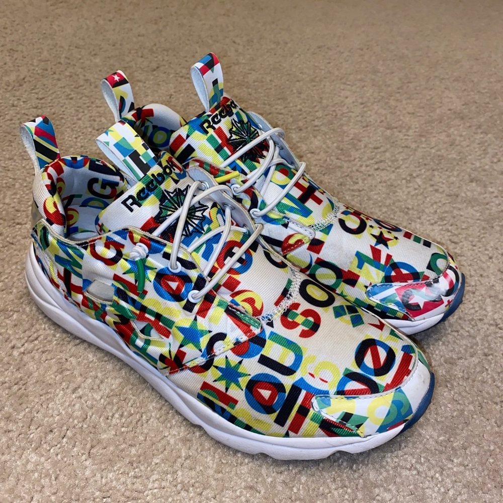 rebook shoe size 9 multi color good condition.